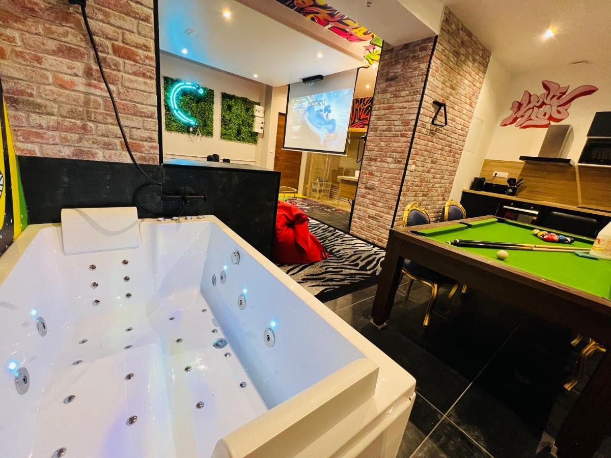 Capsule Street Art - Sauna- Jacuzzi - Playstation 5 - Billard - Netflix - Home Cinema - Terrasse Douai Esterno foto