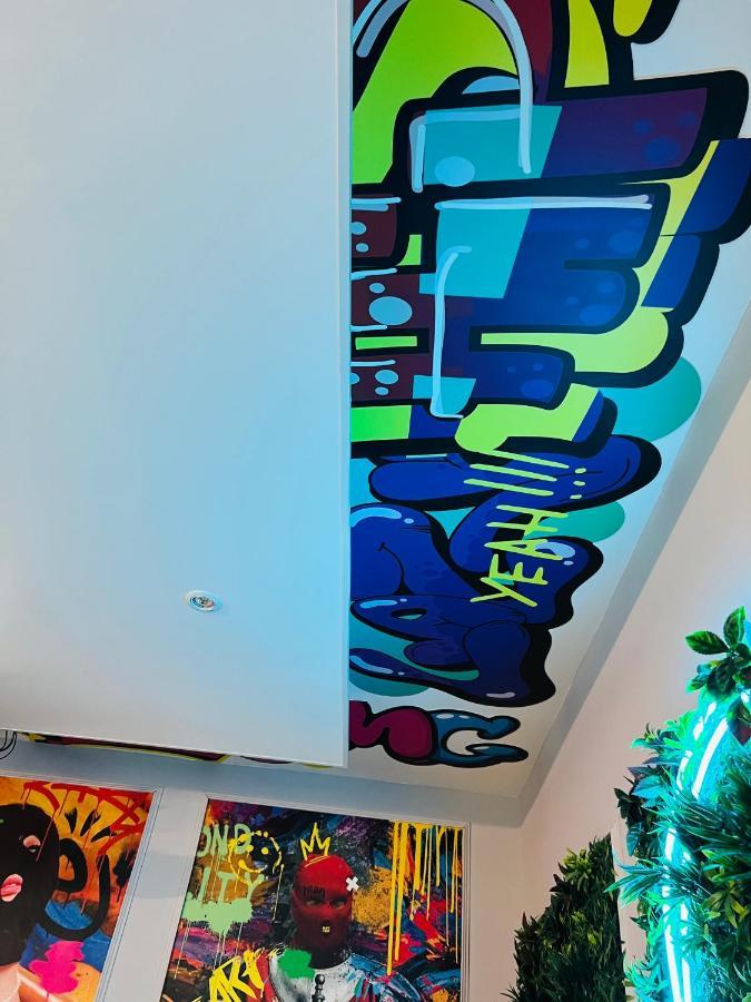 Capsule Street Art - Sauna- Jacuzzi - Playstation 5 - Billard - Netflix - Home Cinema - Terrasse Douai Esterno foto