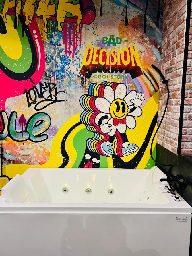 Capsule Street Art - Sauna- Jacuzzi - Playstation 5 - Billard - Netflix - Home Cinema - Terrasse Douai Esterno foto