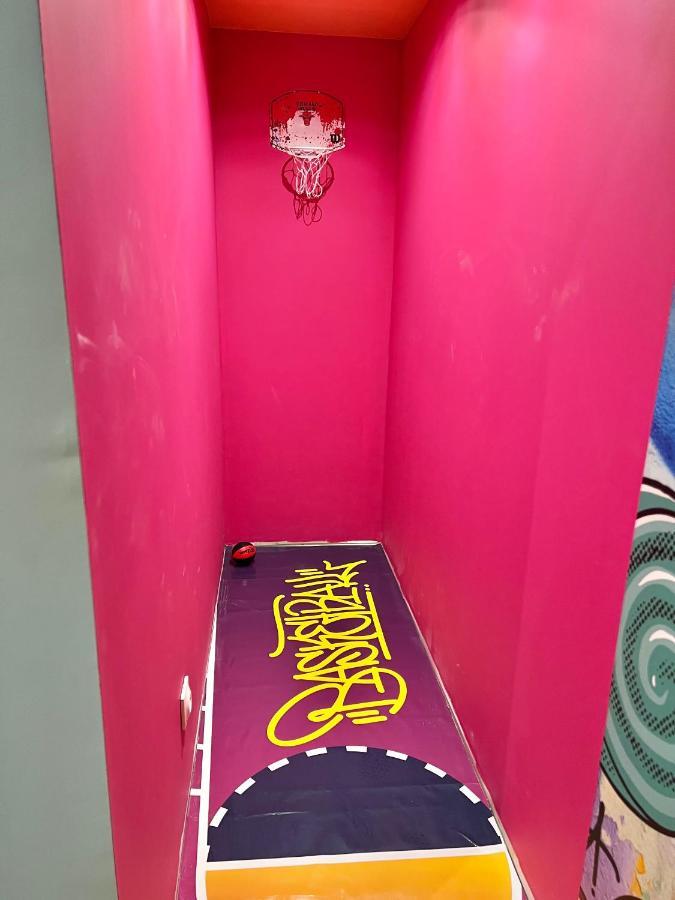 Capsule Street Art - Sauna- Jacuzzi - Playstation 5 - Billard - Netflix - Home Cinema - Terrasse Douai Esterno foto